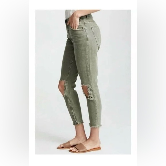One X teaspoon jeans! Super cute olive green jeans ✨ - Picture 2 of 11